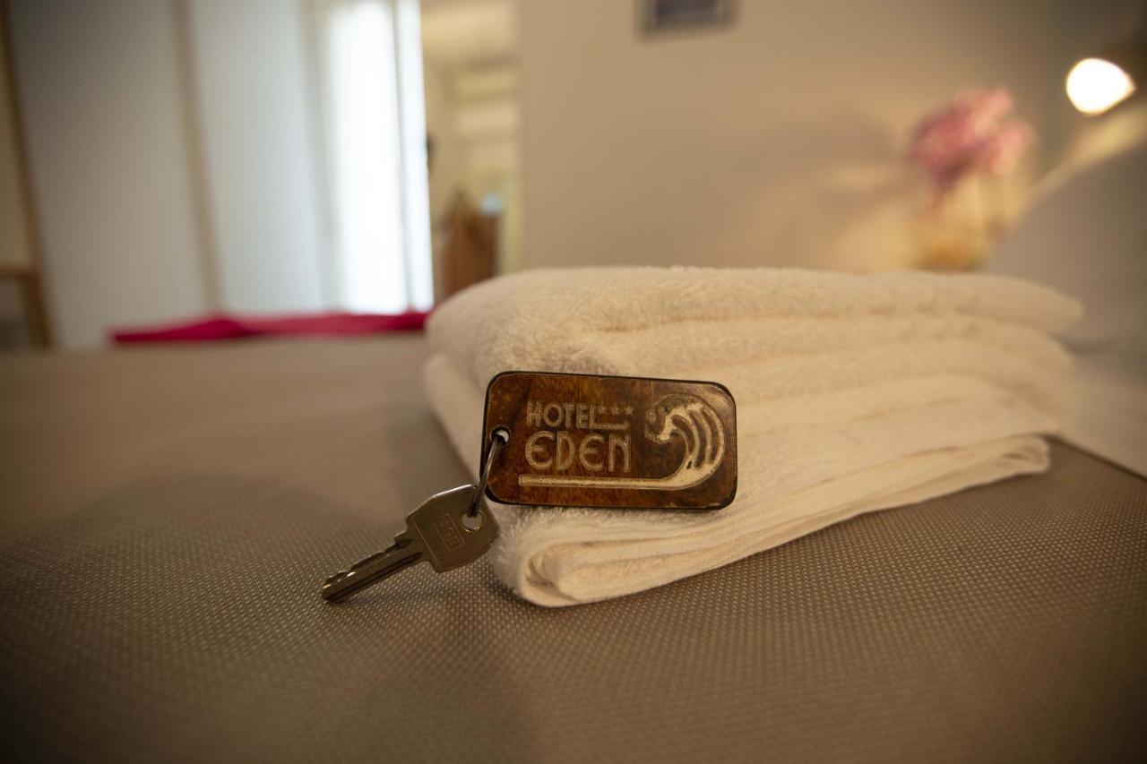 Hotel Eden B&B Cattolica Esterno foto
