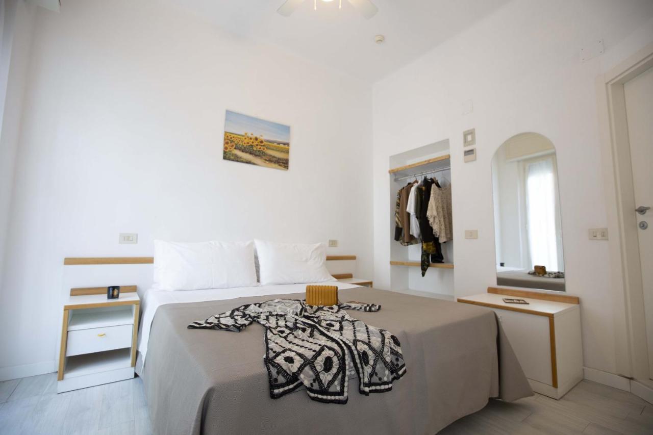 Hotel Eden B&B Cattolica Esterno foto