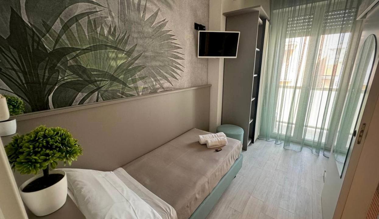 Hotel Eden B&B Cattolica Esterno foto
