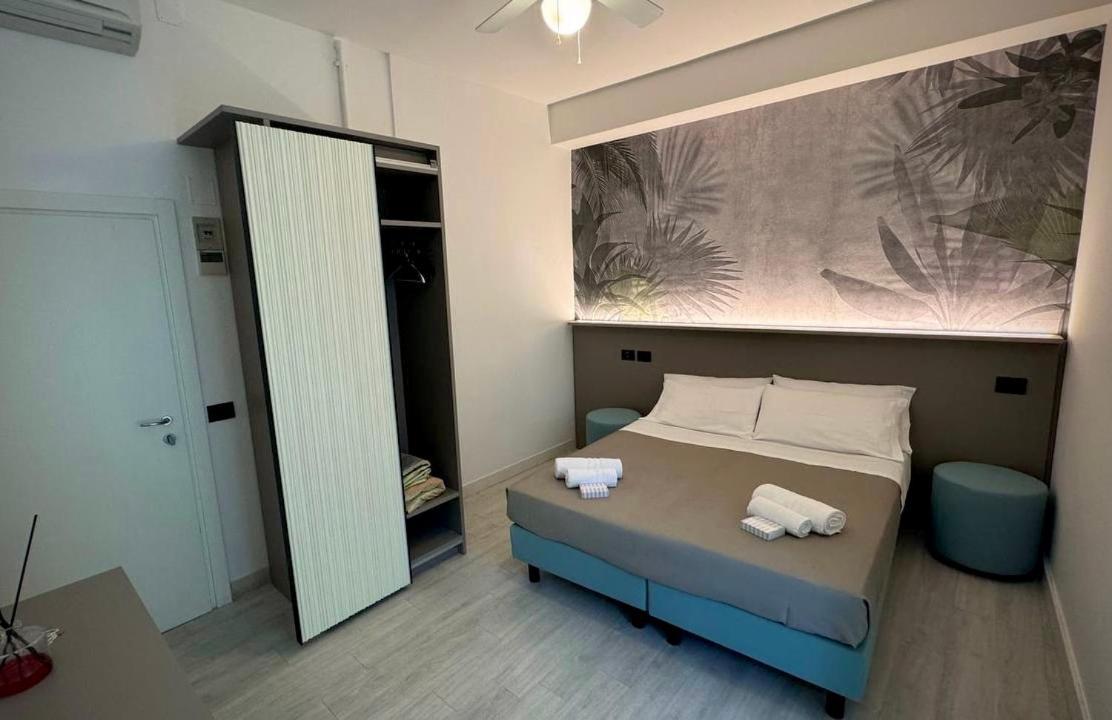 Hotel Eden B&B Cattolica Esterno foto