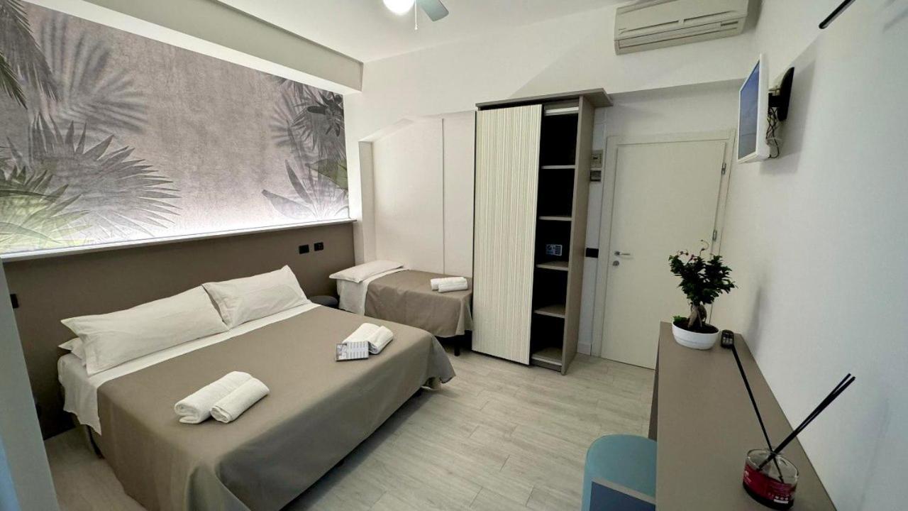 Hotel Eden B&B Cattolica Esterno foto