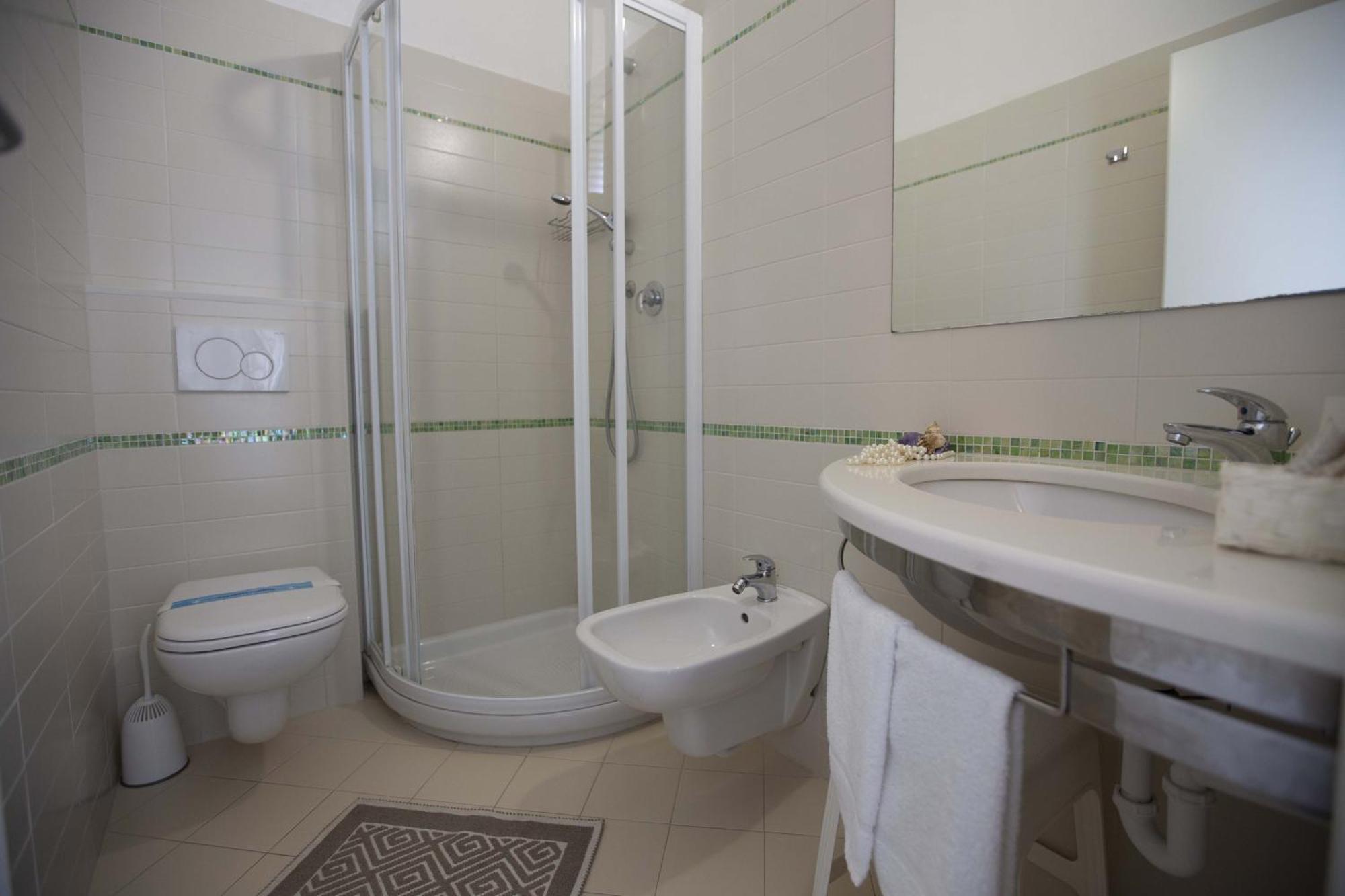 Hotel Eden B&B Cattolica Esterno foto