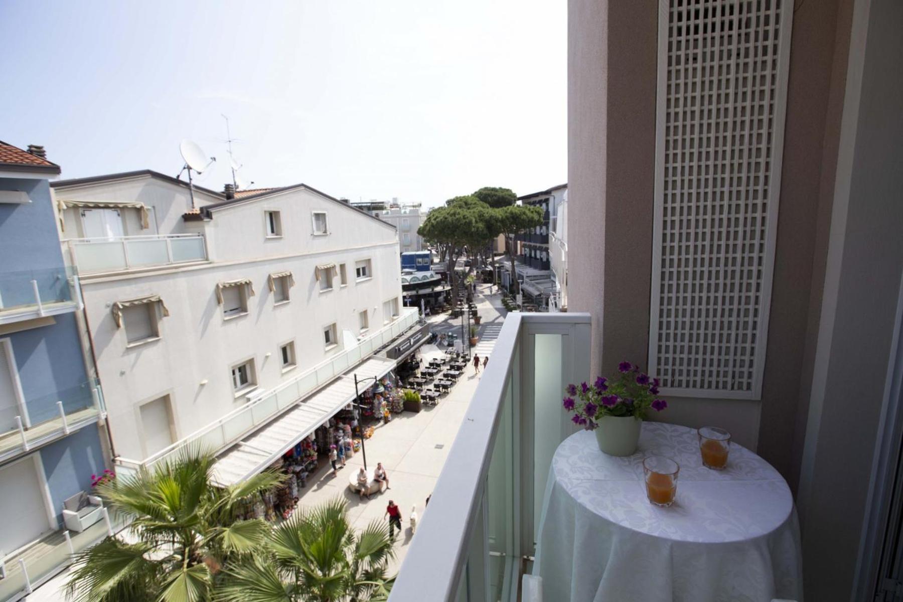 Hotel Eden B&B Cattolica Esterno foto